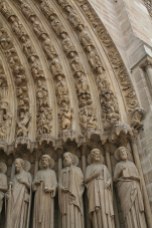 800px-Saints_in_Portal,_Notre-Dame,_Paris_(3605120325)